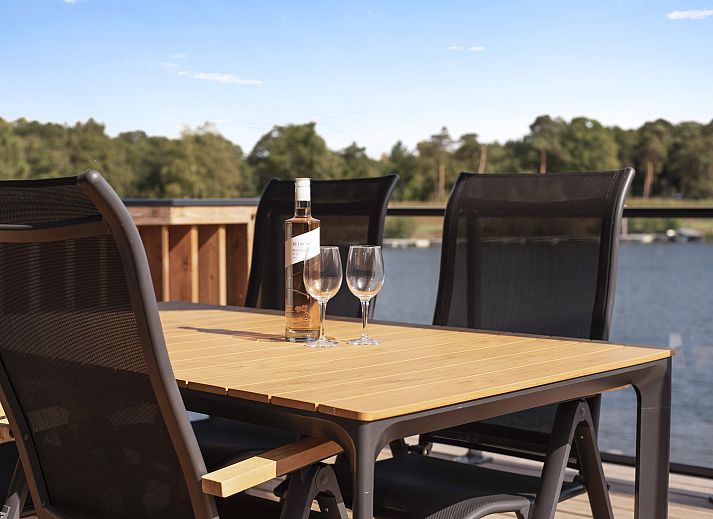 Verblijf 380850 - Bungalow Noord Limburg - 4-persoons waterwoning | 4CE