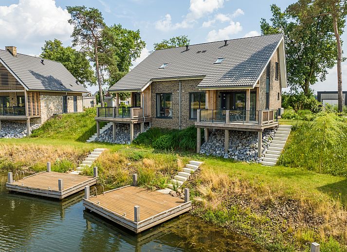 Verblijf 380850 - Bungalow Noord Limburg - 4-persoons waterwoning | 4CE