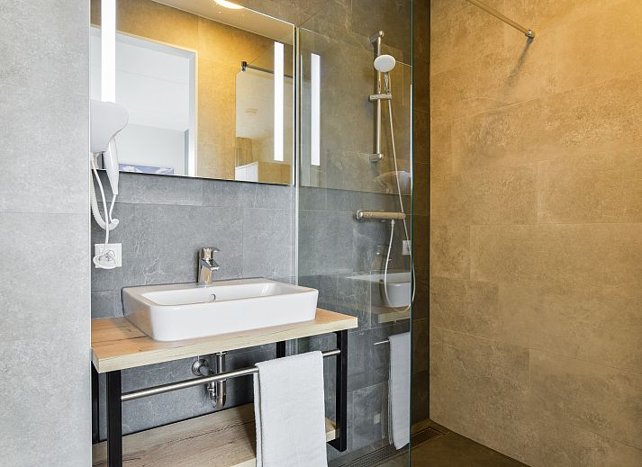 Verblijf 380858 - Bungalow Noord Limburg - 12-persoons watervilla | 12CE