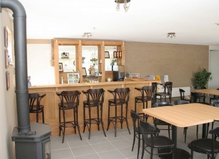 Speeltuin en kampeerplekken bij Appartement Groen, Blauw of Rood in Horst, Limburg, ideaal voor families.