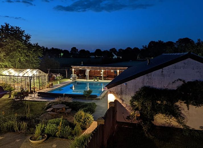 Moderne keuken in Vakantiehuis in Venlo, Noord Limburg met stijlvolle afwerking en alle gemakken.