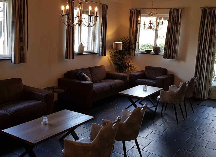 Interior of L006 vacation home in Arcen, Limburg with modern furnishings.