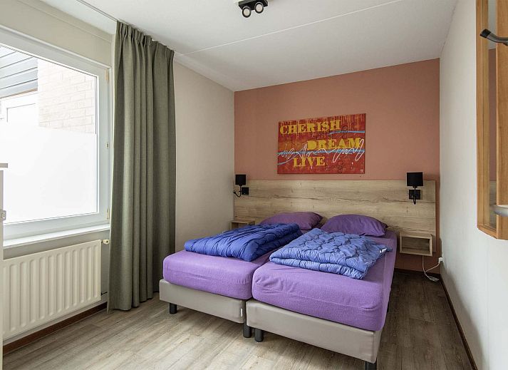 Vrijstaande woning in Arcen, Noord Limburg, biedt een serene vakantie-ervaring met moderne architectuur en groene omgeving.