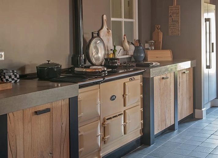 Speelruimte met schommel bij Huisje in Afferden, Noord Limburg, vakantiehuis in groene omgeving.