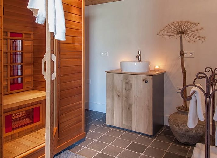 Speelruimte met schommel bij Huisje in Afferden, Noord Limburg, vakantiehuis in groene omgeving.