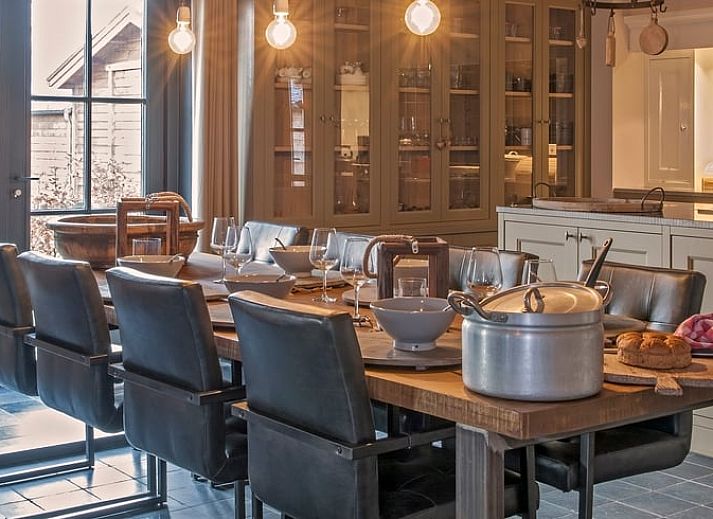 Speelruimte met schommel bij Huisje in Afferden, Noord Limburg, vakantiehuis in groene omgeving.