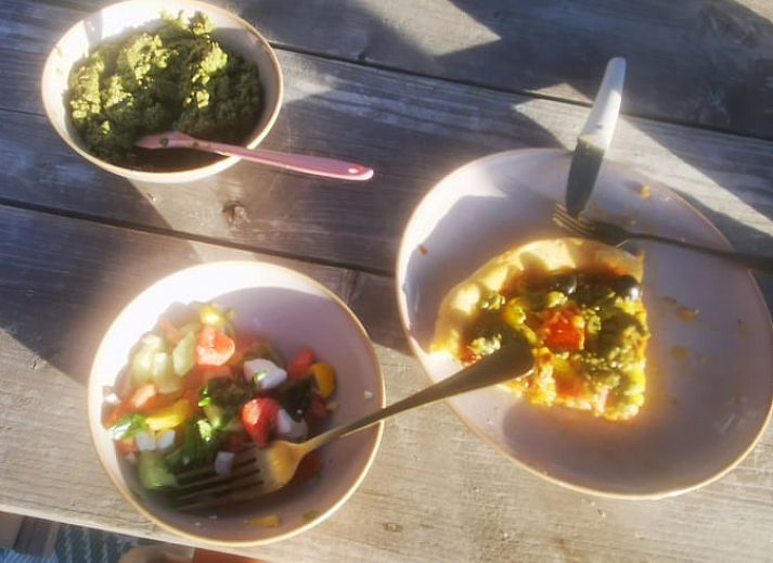Modernes Badezimmer mit Doppelwaschbecken in einem Ferienhaus in Amerika, Nord-Limburg.
