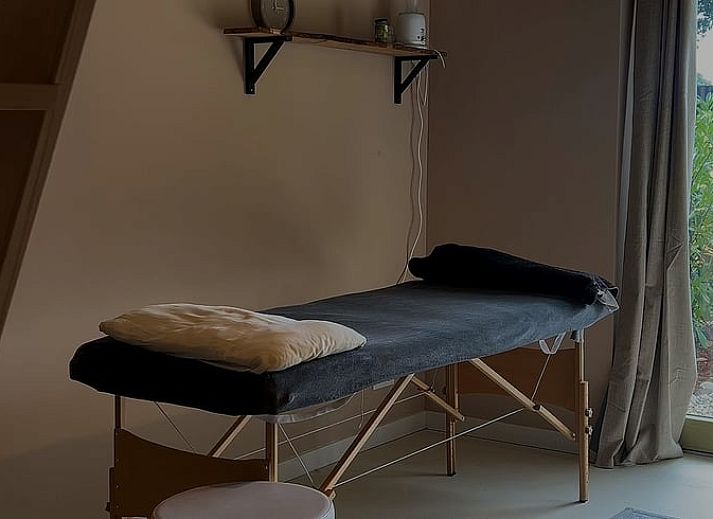 Cozy bedroom in Holiday Home in America, North Limburg, with comfortable beds and cozy lamps.