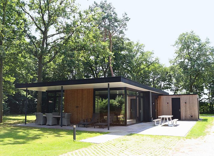 Verblijf 384033 • Vakantiewoning Noord Limburg • Bos Lodge Deluxe | 6 personen