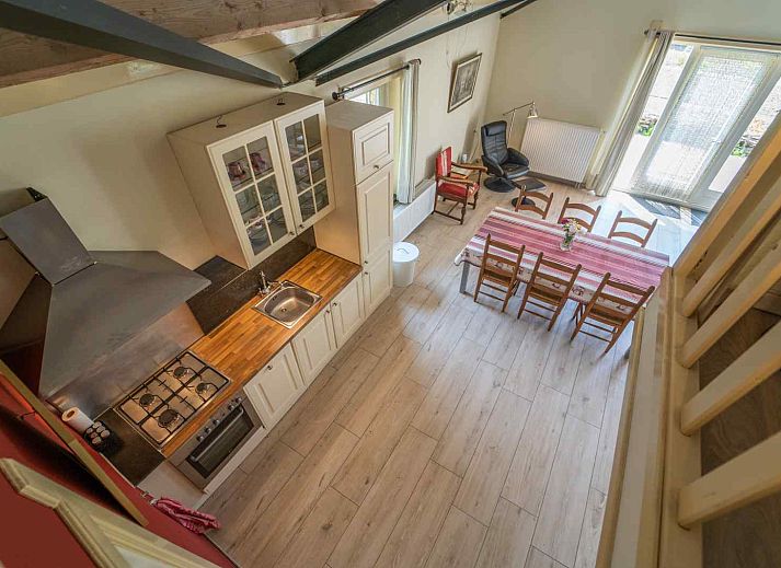 Luftaufnahme der gruenen Umgebung des Ferienhauses L285 in Beesel, Limburg.