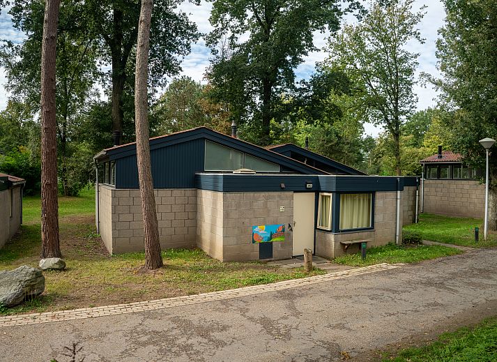 Modern kitchen and dining area in De Lommerbergen 4-person children's bungalow, Reuver, North Limburg. Comfortable and stylish.