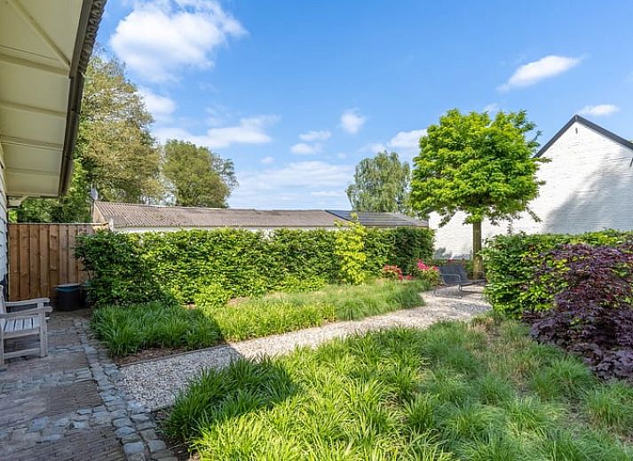 Vorderansicht von Cottage in Merselo, einem charmanten Ferienhaus in Nord-Limburg, umgeben von Natur.