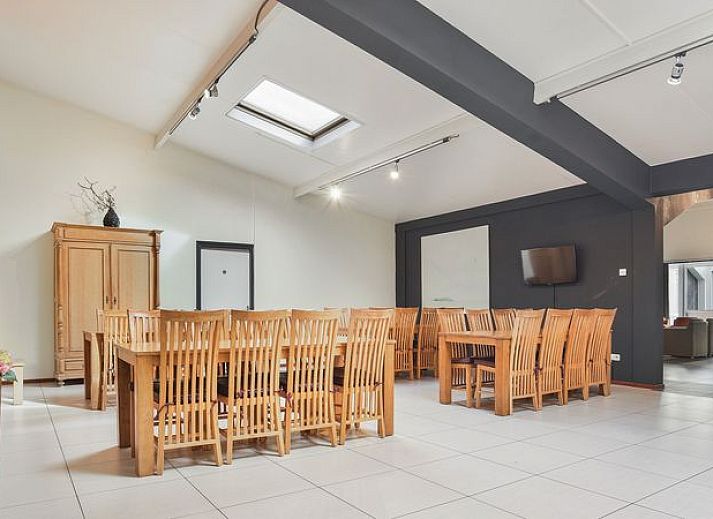 Guest house 385206 - Bungalow Noord Limburg - Domein De Schatberg | 16-32-persoons groepswoning | 32RL