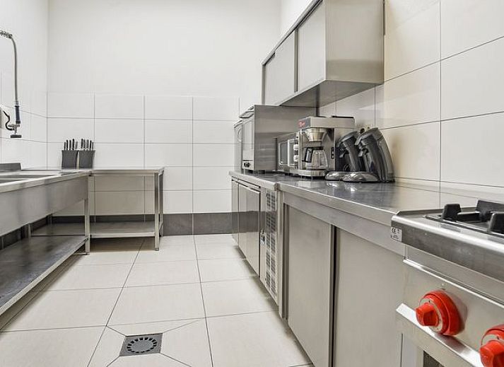 Guest house 385206 - Bungalow Noord Limburg - Domein De Schatberg | 16-32-persoons groepswoning | 32RL