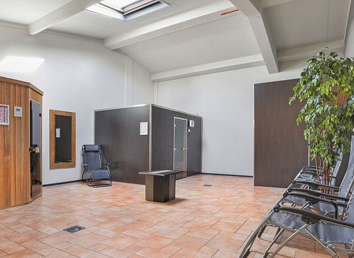 Guest house 385206 - Bungalow Noord Limburg - Domein De Schatberg | 16-32-persoons groepswoning | 32RL