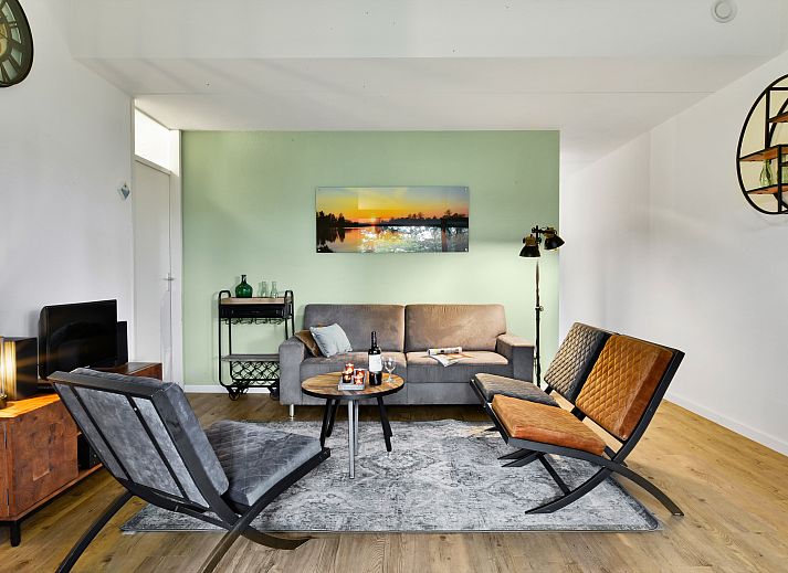 Vooraanzicht van Domein De Schatberg 6-persoons woning in Sevenum, Noord Limburg, met bakstenen gevels.