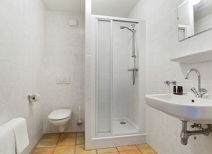 Guest house 385212 - Bungalow Noord Limburg - Domein De Schatberg | 12-persoons bungalow | 12G