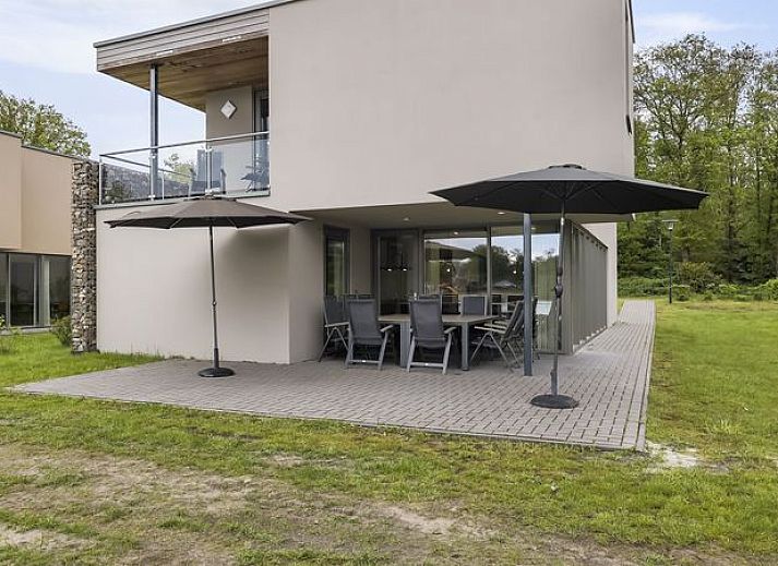 Eet- en kookruimte in luxe watervilla, Domein De Schatberg, Noord Limburg.