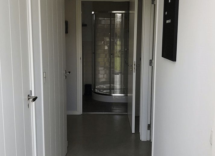 Ingang van Vakantiehuis in Sevenum met logo, gelegen in Noord Limburg, Limburg.