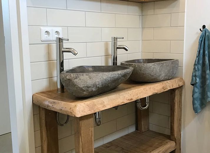 Ingang van Vakantiehuis in Sevenum met logo, gelegen in Noord Limburg, Limburg.