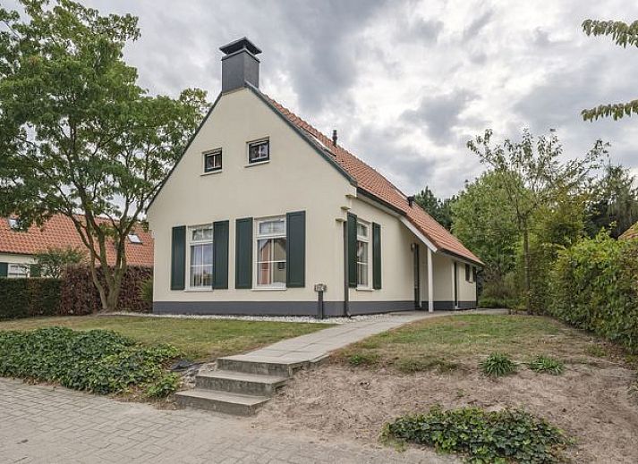 Verblijf 385227 • Bungalow Noord Limburg • Domein De Schatberg | 8-persoons bungalow | 8CE