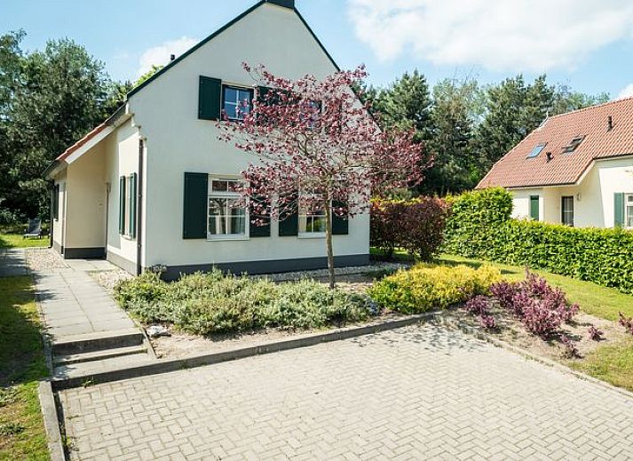 Guest house 385228 - Bungalow Noord Limburg - Domein De Schatberg | 10-persoons bungalow | 10L