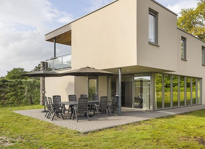 Guest house 385230 • Bungalow Noord Limburg • Domein De Schatberg | 14-persoons watervilla | 14C1 