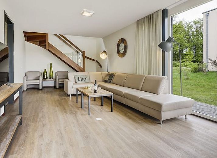Guest house 385230 - Bungalow Noord Limburg - Domein De Schatberg | 14-persoons watervilla | 14C1