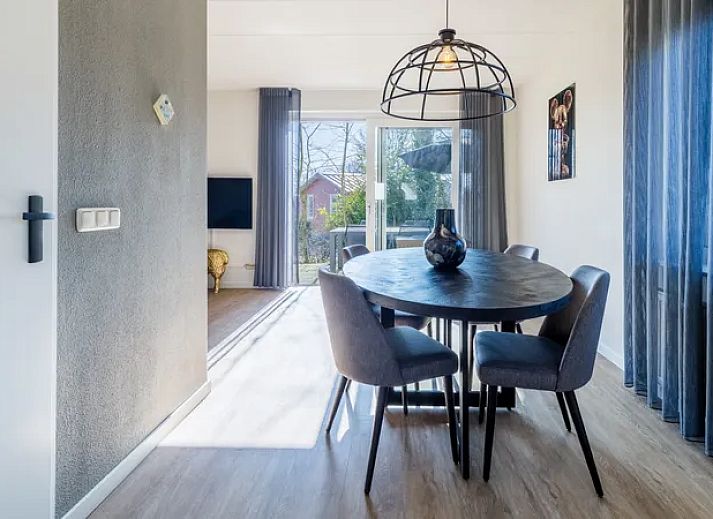 Guest house 385235 - Bungalow Noord Limburg - Domein De Schatberg | 4-persoons woning | 4C