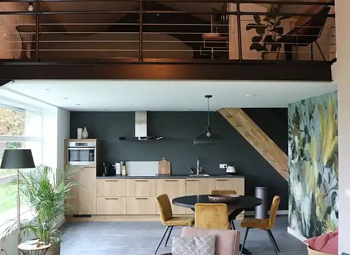 Guest house 385614 - Holiday property Noord Limburg - Huisje Met de kippen Op Stok/Sierkip