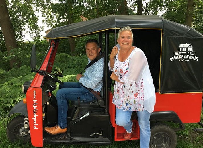Ontspannen in een hangmat bij Vakantiehuisje in Heythuysen, Noord Limburg, Limburg.