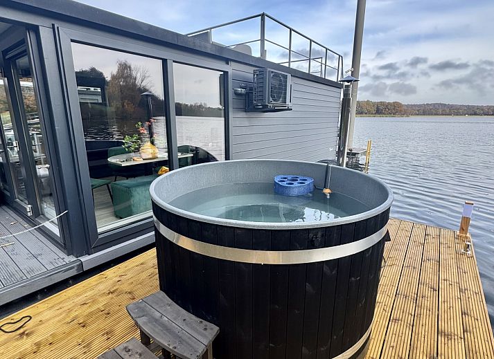 Unterkunft 386105 - Zelthaus Noord Limburg - Houseboat Marina Mookerplas (met dakterras en hottub)