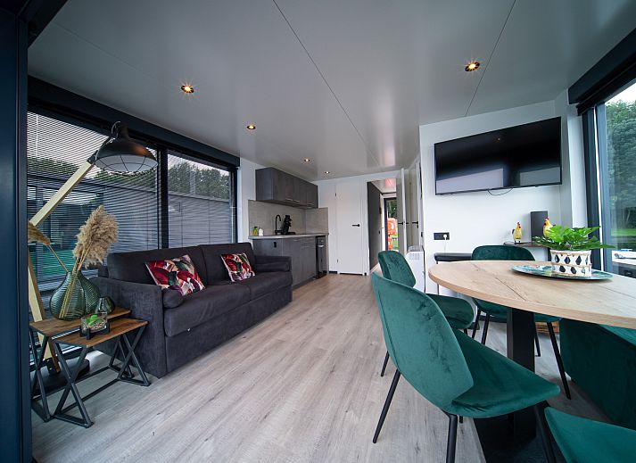 Unterkunft 386105 - Zelthaus Noord Limburg - Houseboat Marina Mookerplas (met dakterras en hottub)