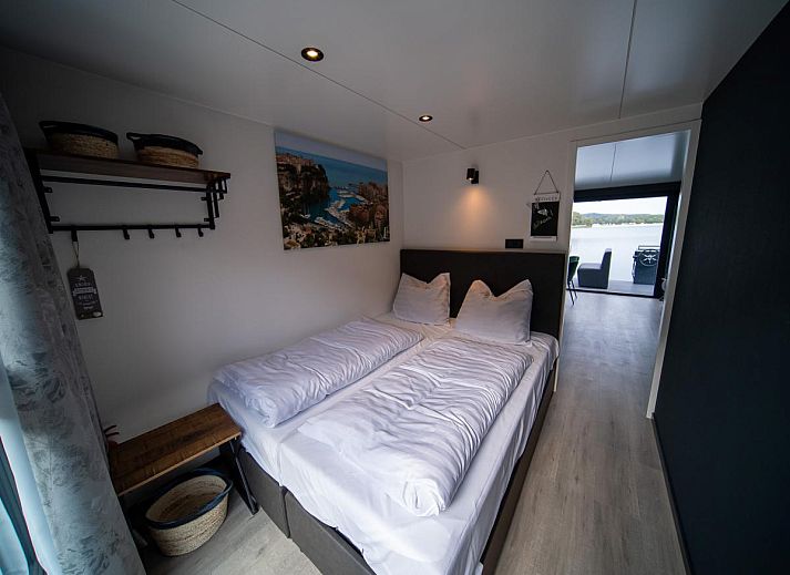 Moderne Einrichtung des Ferienhauses Floating in Limburg in Middelaar, Nord-Limburg.