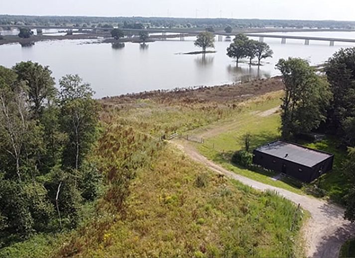 Cottage in Wanssum, vacation home in North Limburg surrounded by greenery and nature.