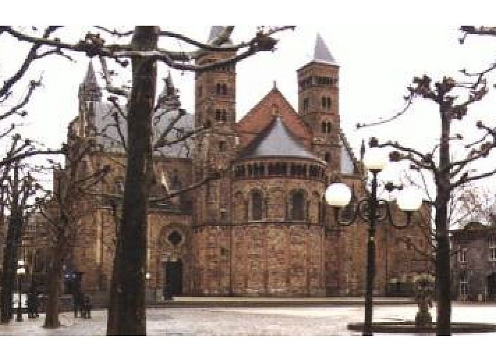 Charmanter Aussenbereich des Landguts Het Boske in Eijsden, Suedlimburg, mit gemuetlicher Ferienhausatmosphaere und Gartenterrasse.