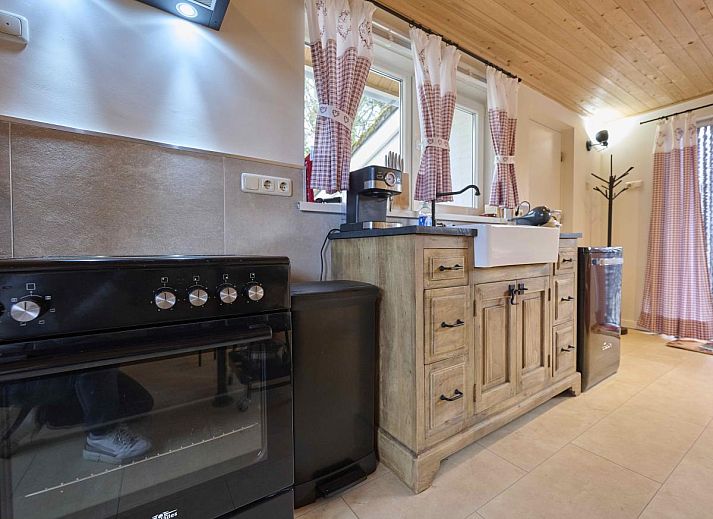 Geniet van de luxe hot tub bij Landsraderhofke - 4 in Heijenrath, een charmant vakantiehuis in Zuid Limburg.