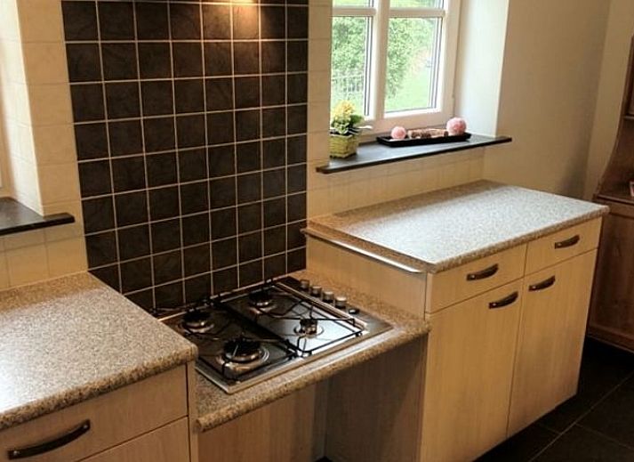 Vakantiehuis in Mechelen, Zuid Limburg met zonnig terras en groene omgeving, perfect voor een ontspannen verblijf in Limburg.