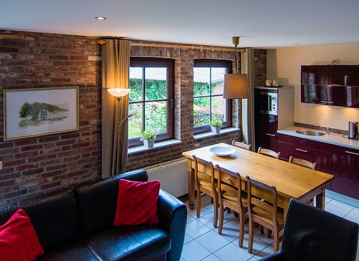 Geniet van de zonnige tuin en het terras van Vakantiehuis in Mechelen, Zuid Limburg, ideaal voor ontspanning in de natuur van Limburg.