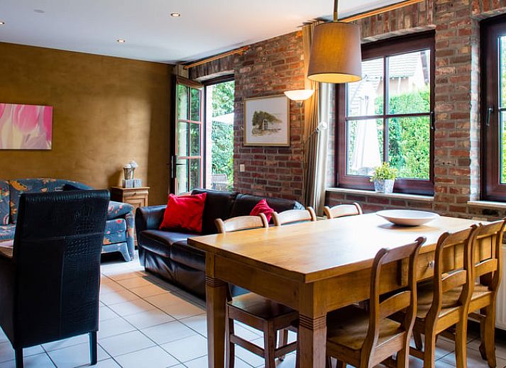 Geniet van de zonnige tuin en het terras van Vakantiehuis in Mechelen, Zuid Limburg, ideaal voor ontspanning in de natuur van Limburg.