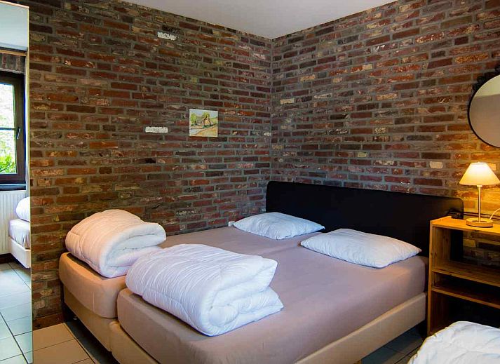 Modernes Badezimmer des Ferienhauses L267 in Mechelen, Sued-Limburg, mit Duschkabine und modernen Annehmlichkeiten.