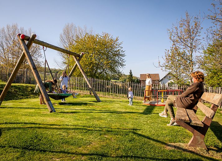 Modernes Badezimmer des Ferienhauses L267 in Mechelen, Sued-Limburg, mit Duschkabine und modernen Annehmlichkeiten.