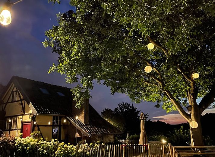 Charmant Vakantiehuisje in Schin op Geul met rustiek terras in Zuid Limburg, Limburg.