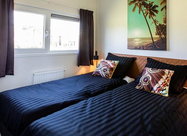 Geniet van de zonnige veranda bij Module Special 6 personen Wellness in Schin op Geul, perfect voor ontspanning in Zuid Limburg.