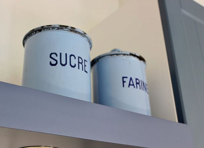 Terras met uitzicht op het landschap bij Vakantiehuisje in Gulpen, Zuid Limburg, ideaal voor ontspanning in de Limburgse natuur.