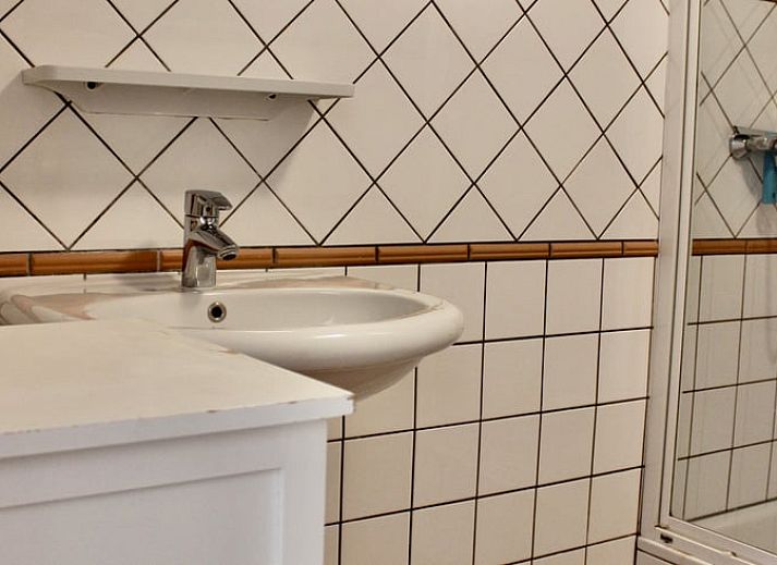 Gezellige binnenruimte van Vakantiehuisje in Gulpen, Zuid Limburg, met sfeervolle inrichting en natuurlijke lichtinval.