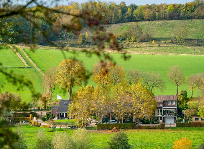 Gezellig terras bij Vakantiehuis in Gulpen, Zuid Limburg, perfect voor ontspanning in de buitenlucht.