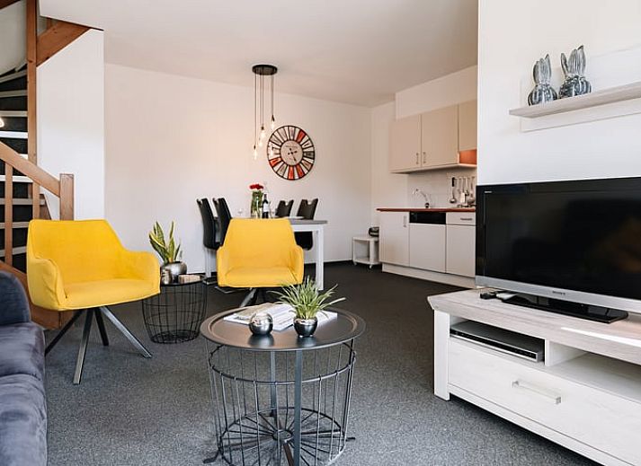 Buitenzitje Vakantiehuis in Gulpen, Zuid Limburg, omringd door natuur en rust.