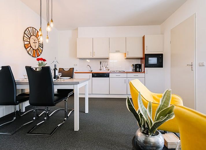 Buitenzitje Vakantiehuis in Gulpen, Zuid Limburg, omringd door natuur en rust.