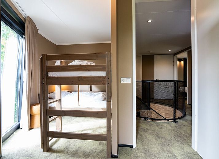 Gezellige woonkamer van vakantiehuis The Pie 8 in Gulpen, Zuid Limburg, met moderne inrichting en veel natuurlijk licht.